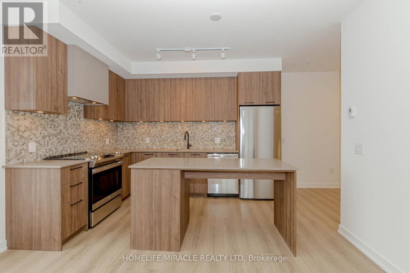 #11 - 20 Lagerfeld Drive, Brampton, Ontario  L7A 5L4 - Photo 10 - W12469697