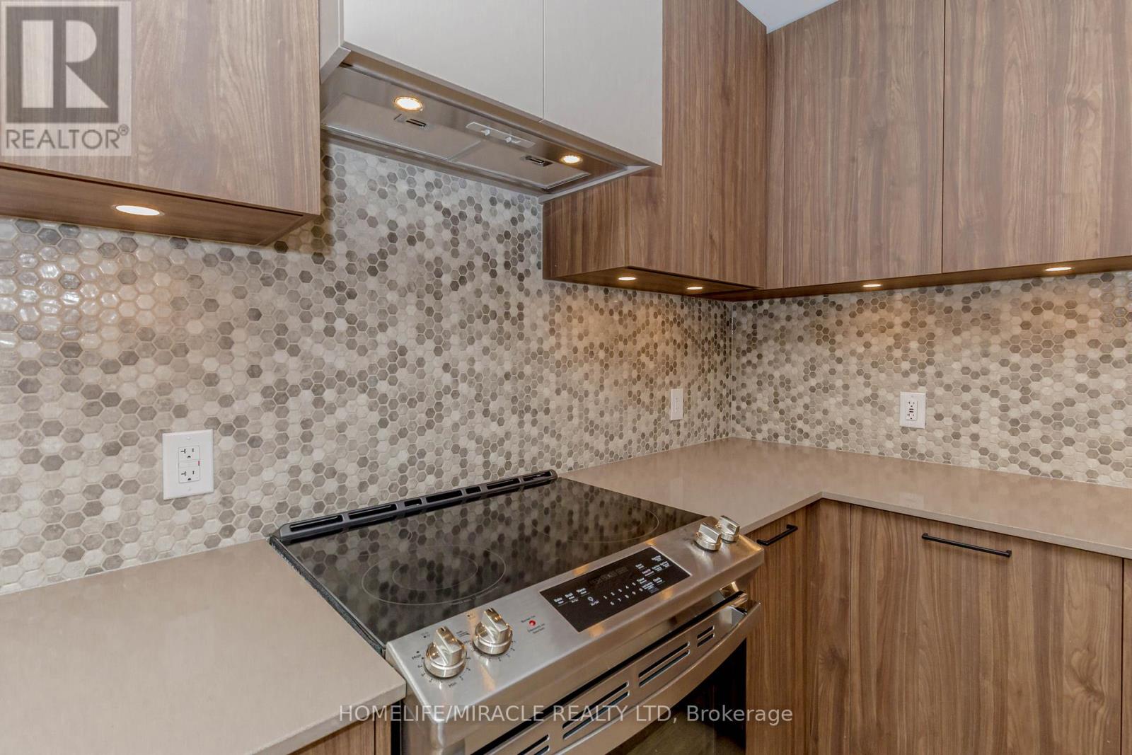 #11 - 20 Lagerfeld Drive, Brampton, Ontario  L7A 5L4 - Photo 12 - W12469697