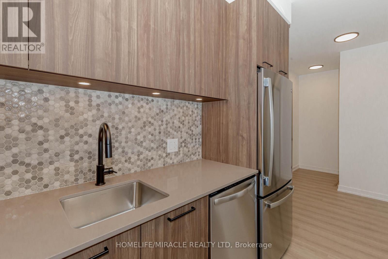 #11 - 20 Lagerfeld Drive, Brampton, Ontario  L7A 5L4 - Photo 14 - W12469697