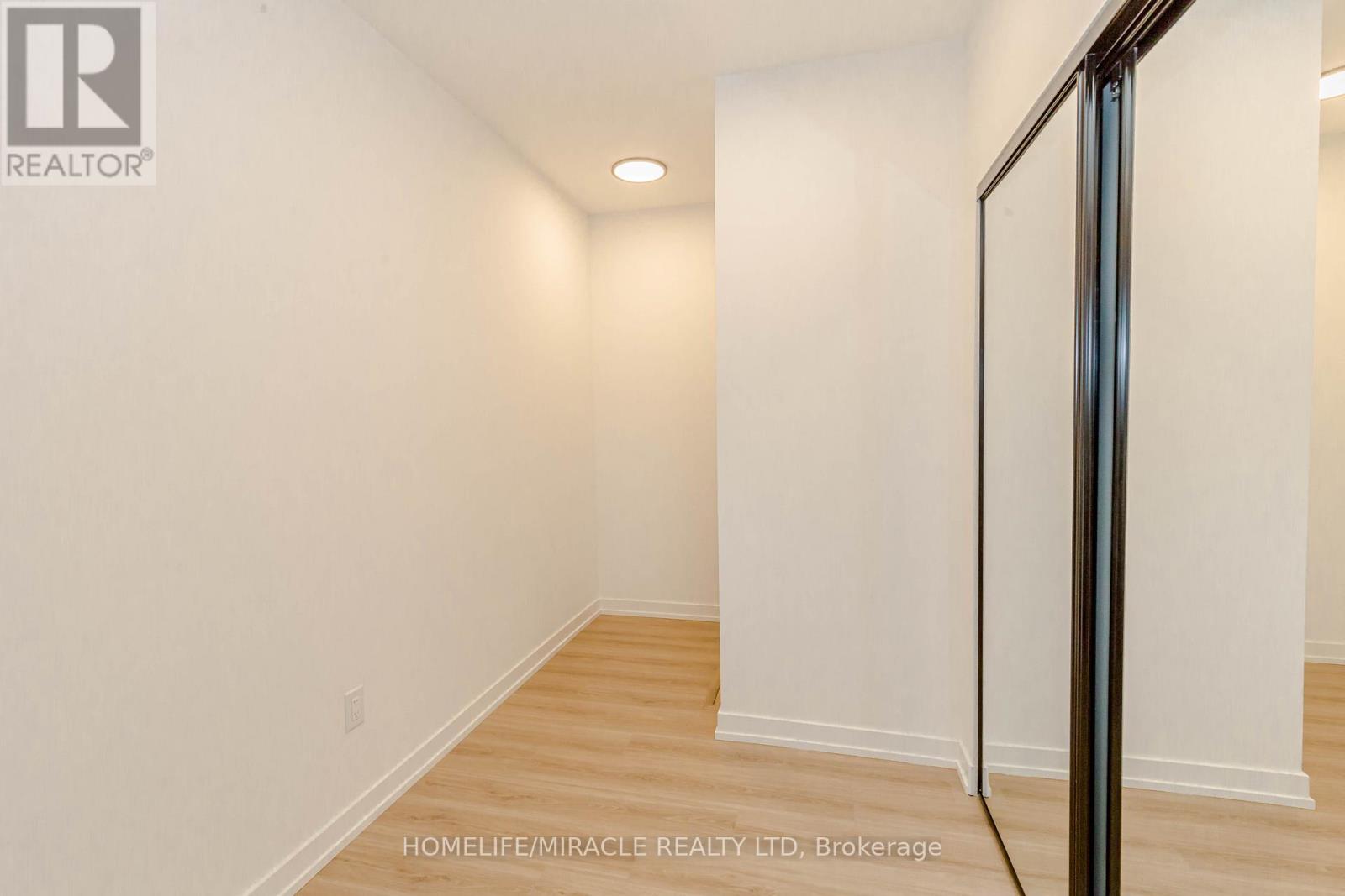 #11 - 20 Lagerfeld Drive, Brampton, Ontario  L7A 5L4 - Photo 6 - W12469697