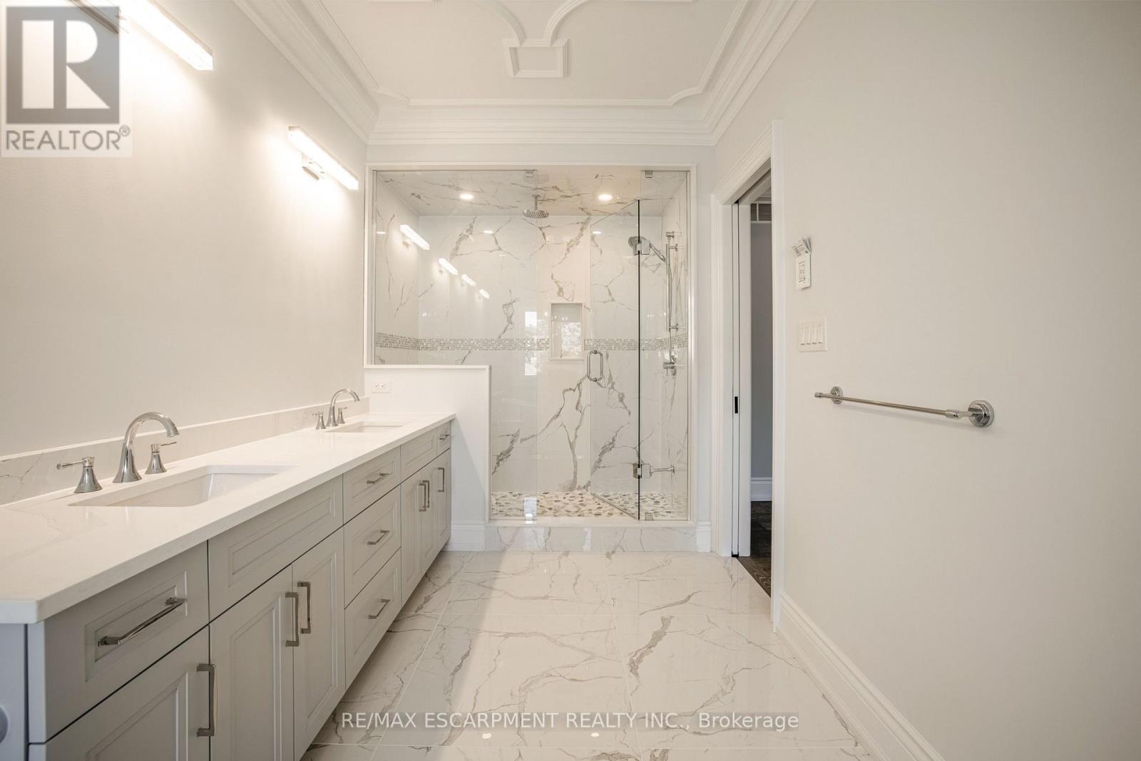 31 Bayside Court, Burlington, Ontario  L7T 1M8 - Photo 21 - W12469713