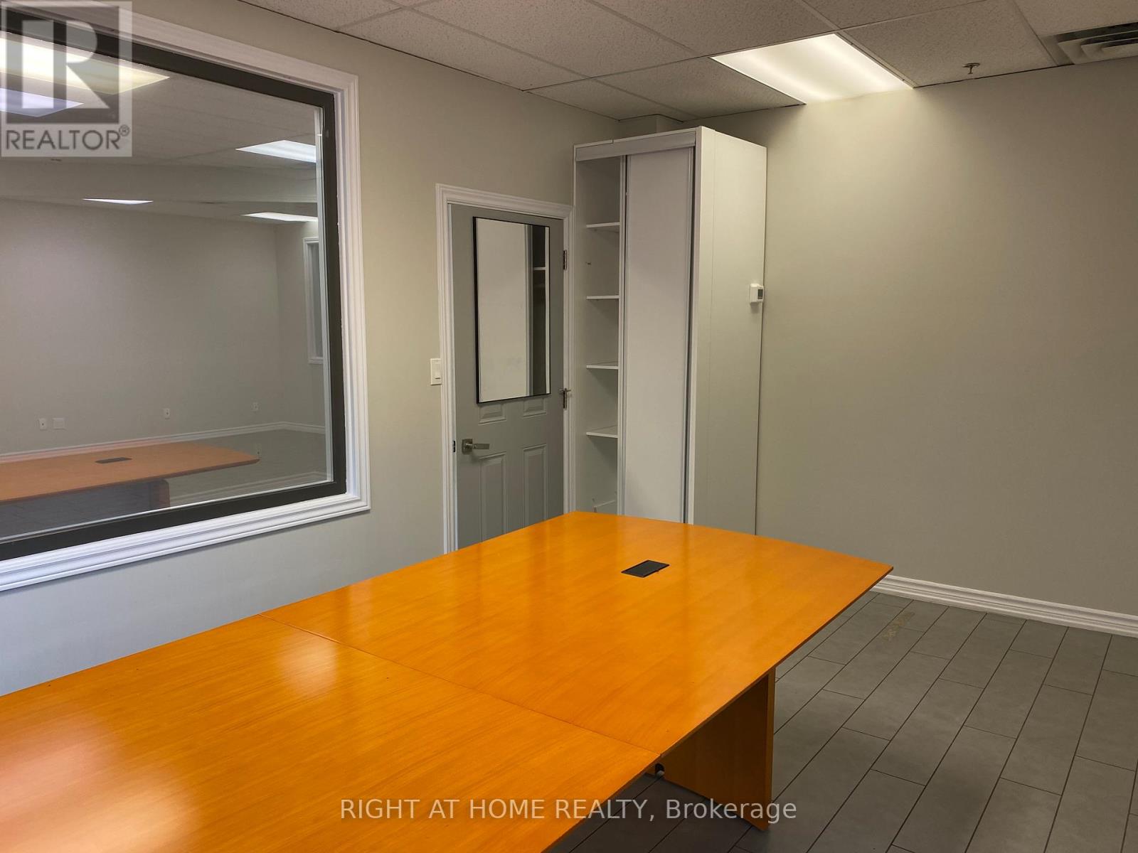 32 - 2800 Skymark Avenue, Mississauga, Ontario  L4W 5A6 - Photo 13 - W12469720