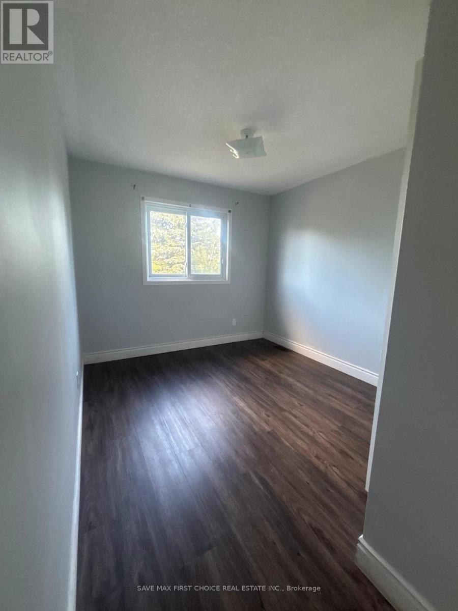 26 Activa Avenue, Kitchener, Ontario  N2E 3R2 - Photo 5 - X12440165