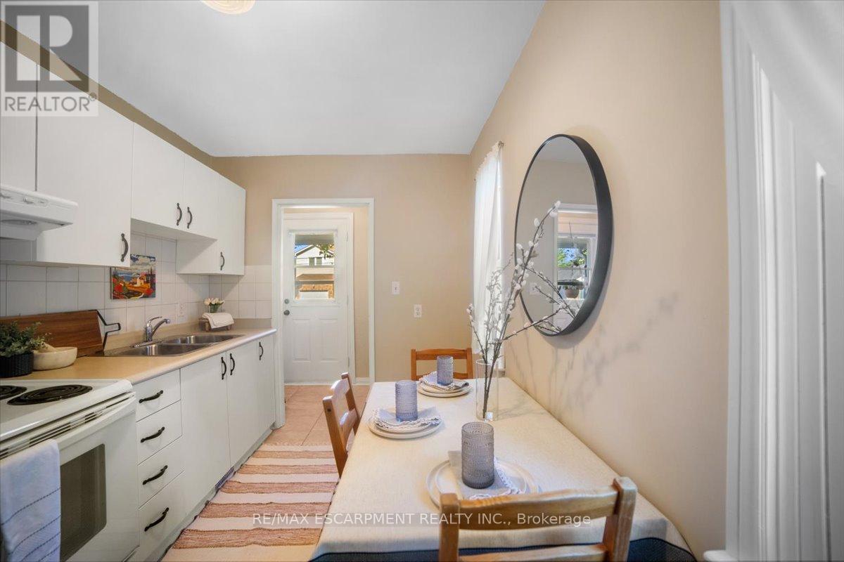 832 Queensdale Avenue, Hamilton, Ontario  L8V 1N1 - Photo 19 - X12469708