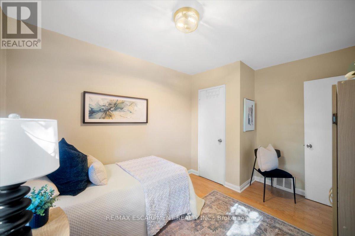 832 Queensdale Avenue, Hamilton, Ontario  L8V 1N1 - Photo 26 - X12469708