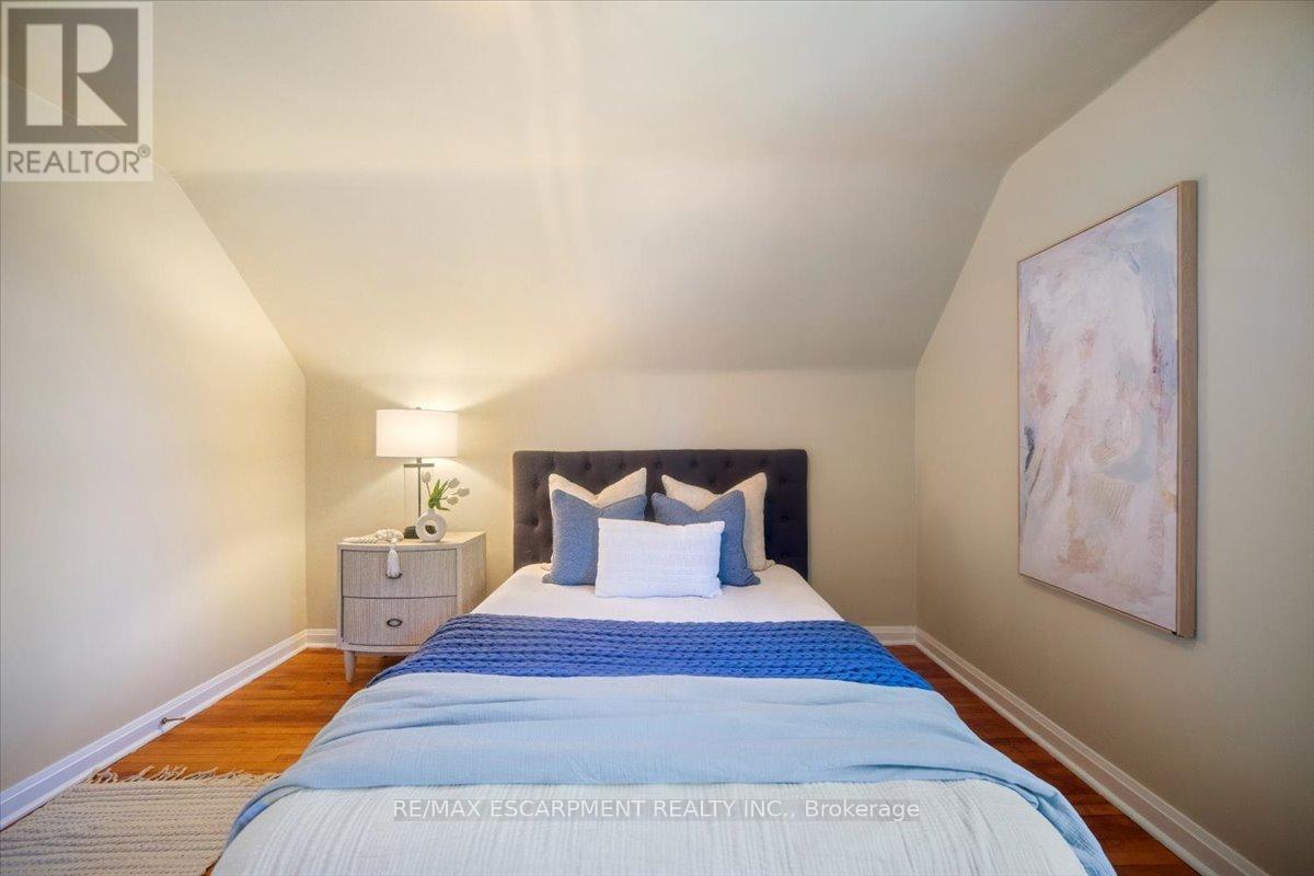 832 Queensdale Avenue, Hamilton, Ontario  L8V 1N1 - Photo 32 - X12469708