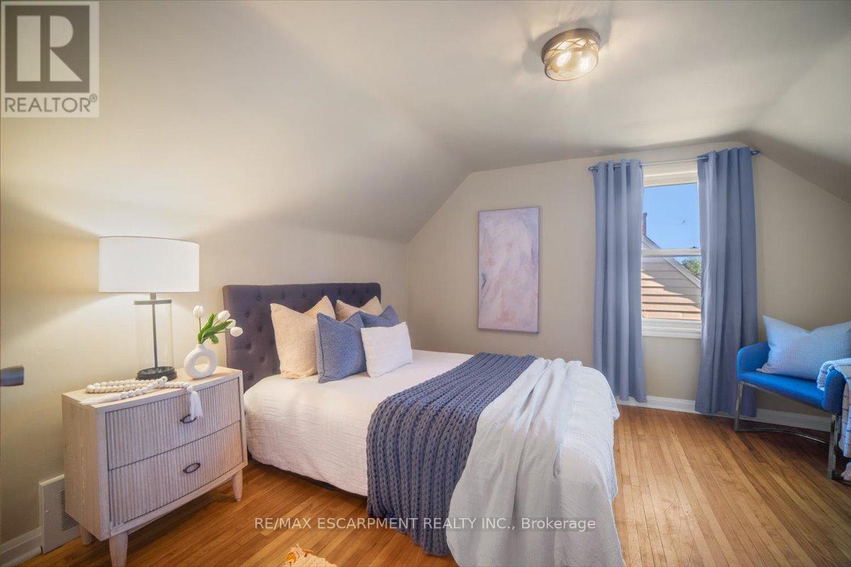 832 Queensdale Avenue, Hamilton, Ontario  L8V 1N1 - Photo 33 - X12469708