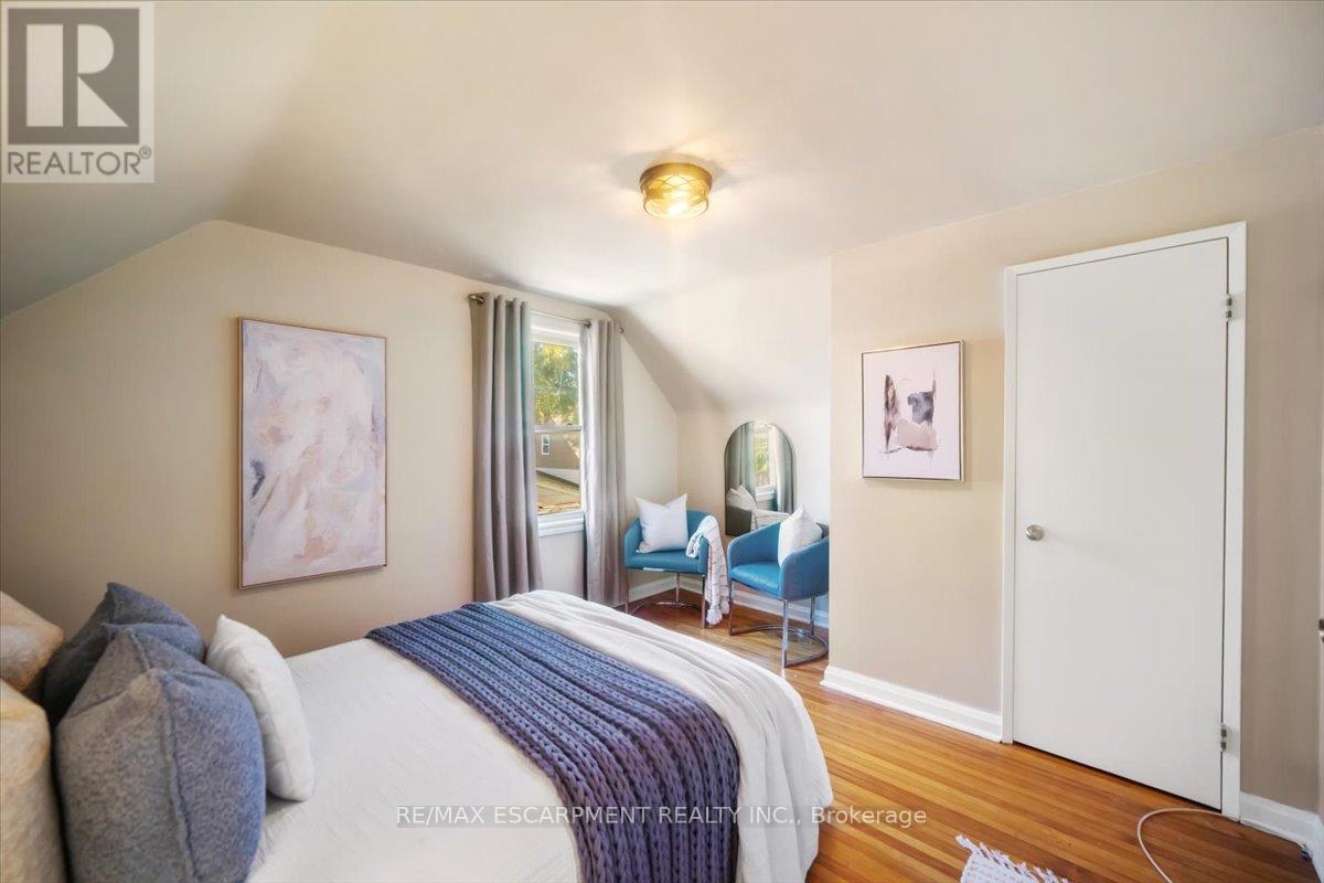 832 Queensdale Avenue, Hamilton, Ontario  L8V 1N1 - Photo 35 - X12469708