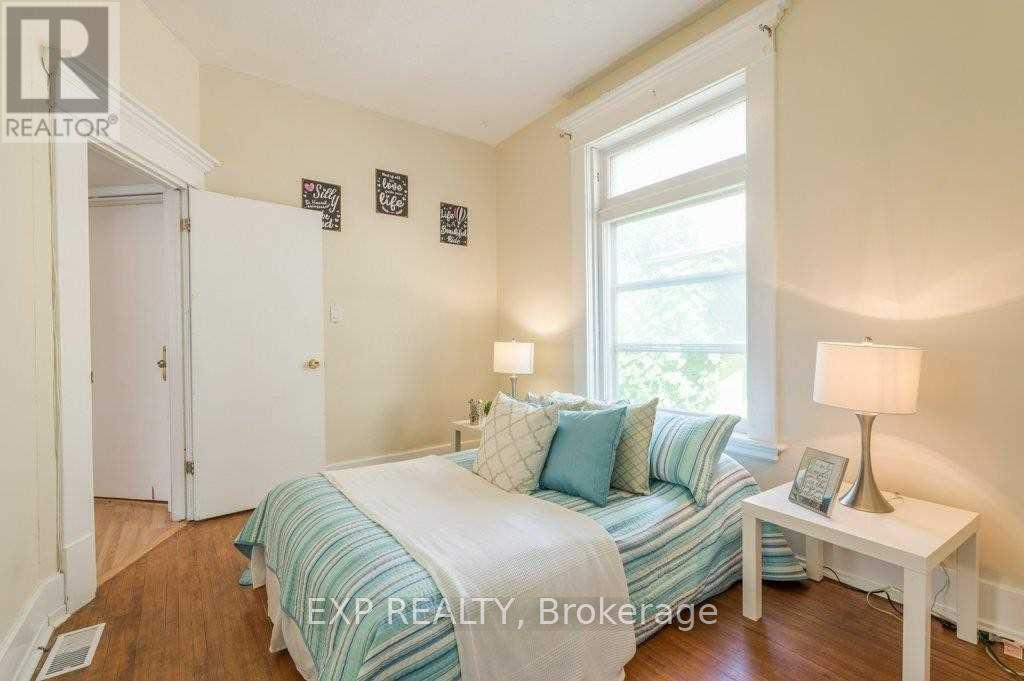 541 Aylmer Street N, Peterborough, Ontario  K9H 3W6 - Photo 11 - X12469712