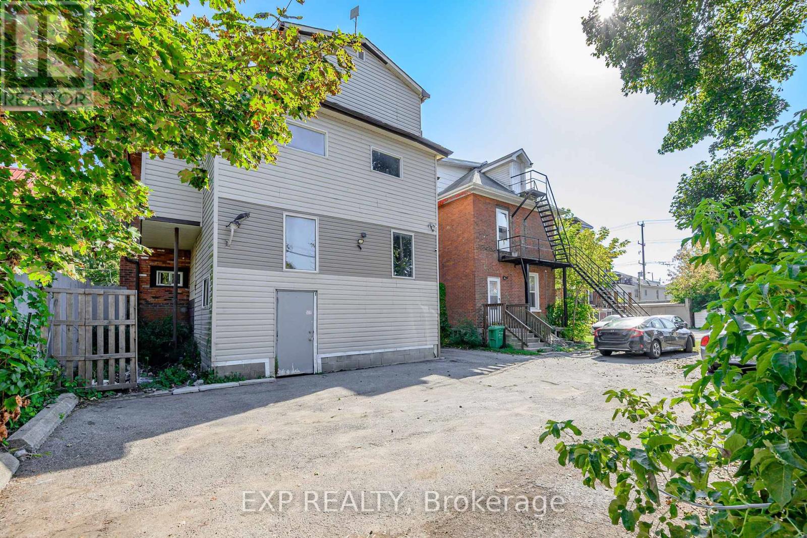 541 Aylmer Street N, Peterborough, Ontario  K9H 3W6 - Photo 6 - X12469716