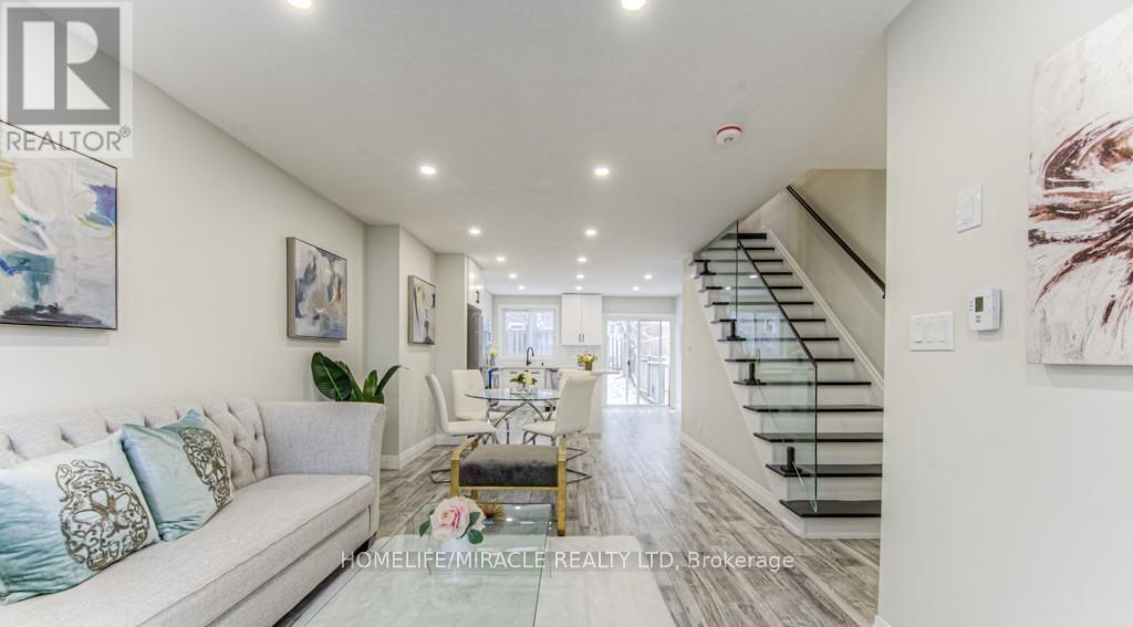 152 OVERLEA DRIVE, Kitchener, Ontario