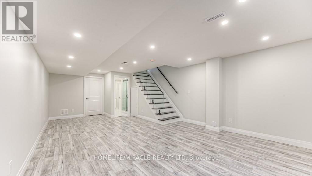 152 Overlea Drive, Kitchener, Ontario  N2M 1T3 - Photo 10 - X12469721