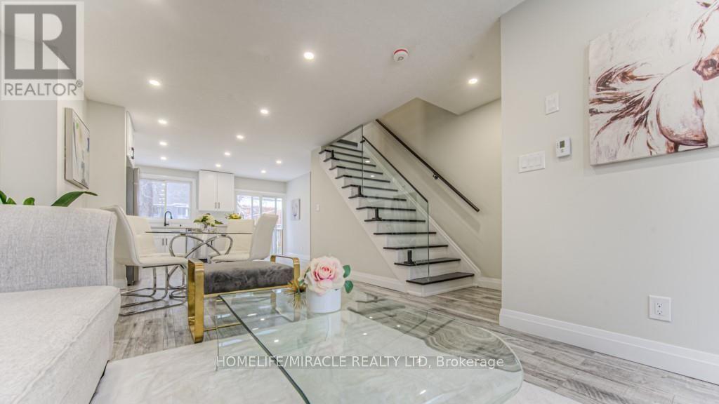 152 Overlea Drive, Kitchener, Ontario  N2M 1T3 - Photo 17 - X12469721