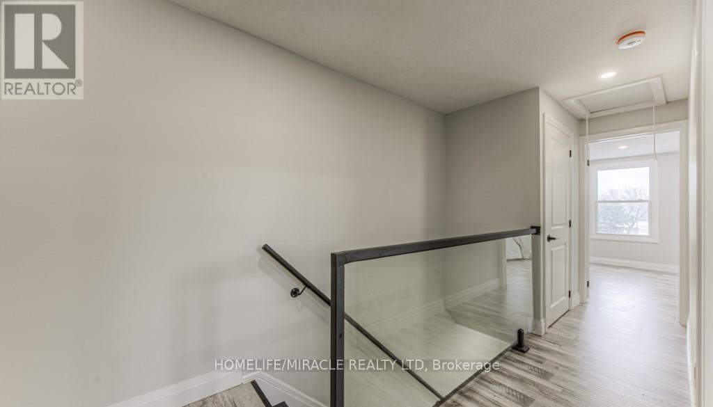 152 Overlea Drive, Kitchener, Ontario  N2M 1T3 - Photo 29 - X12469721