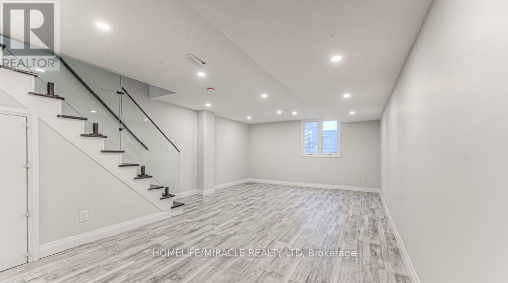 152 Overlea Drive, Kitchener, Ontario  N2M 1T3 - Photo 4 - X12469721