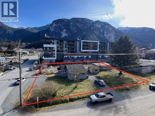 1358 1362 1366 MAIN STREET, Squamish, British Columbia