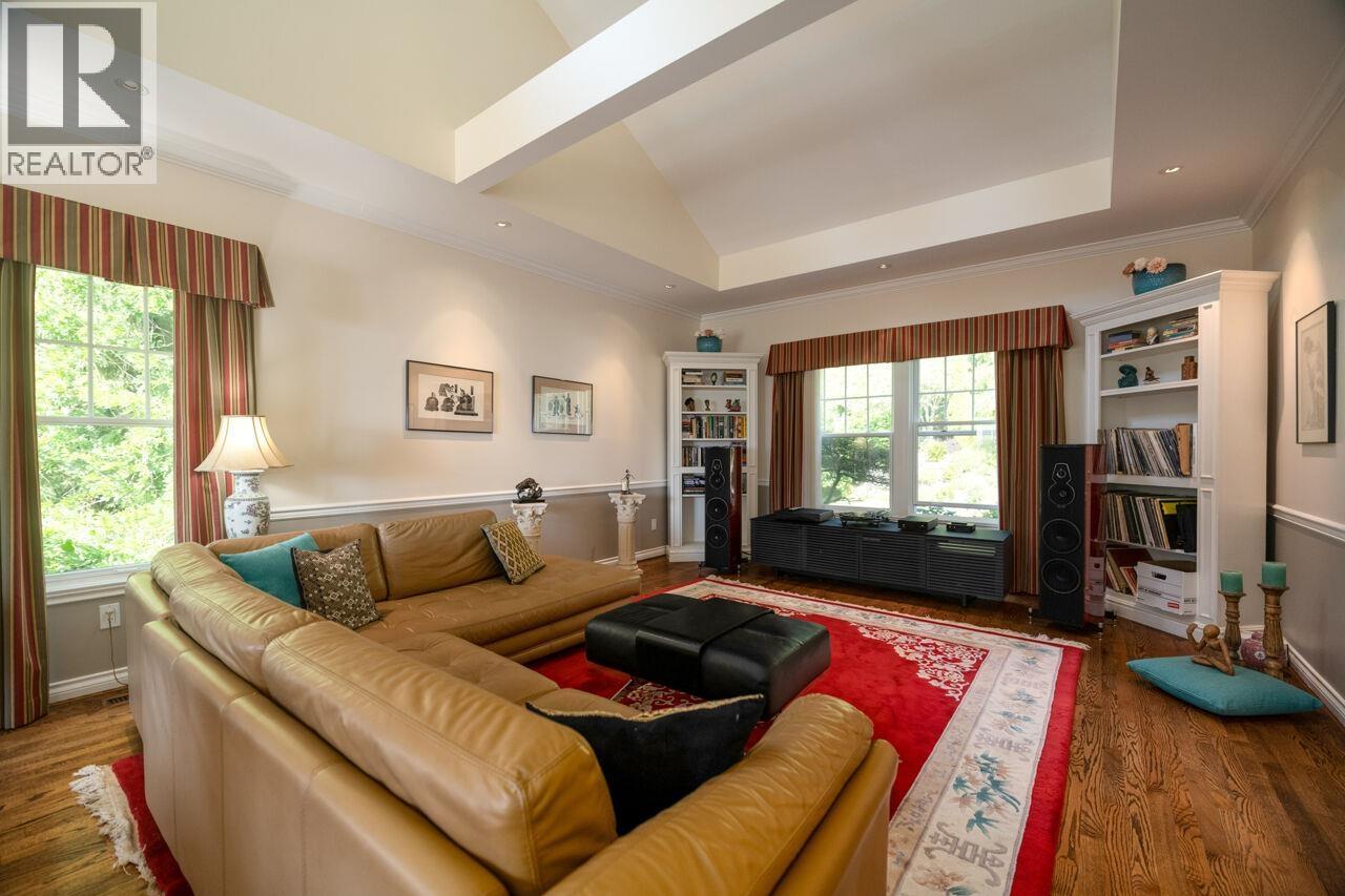 63 Chadwick Road, Gibsons, British Columbia  V0N 1V6 - Photo 10 - R3053462