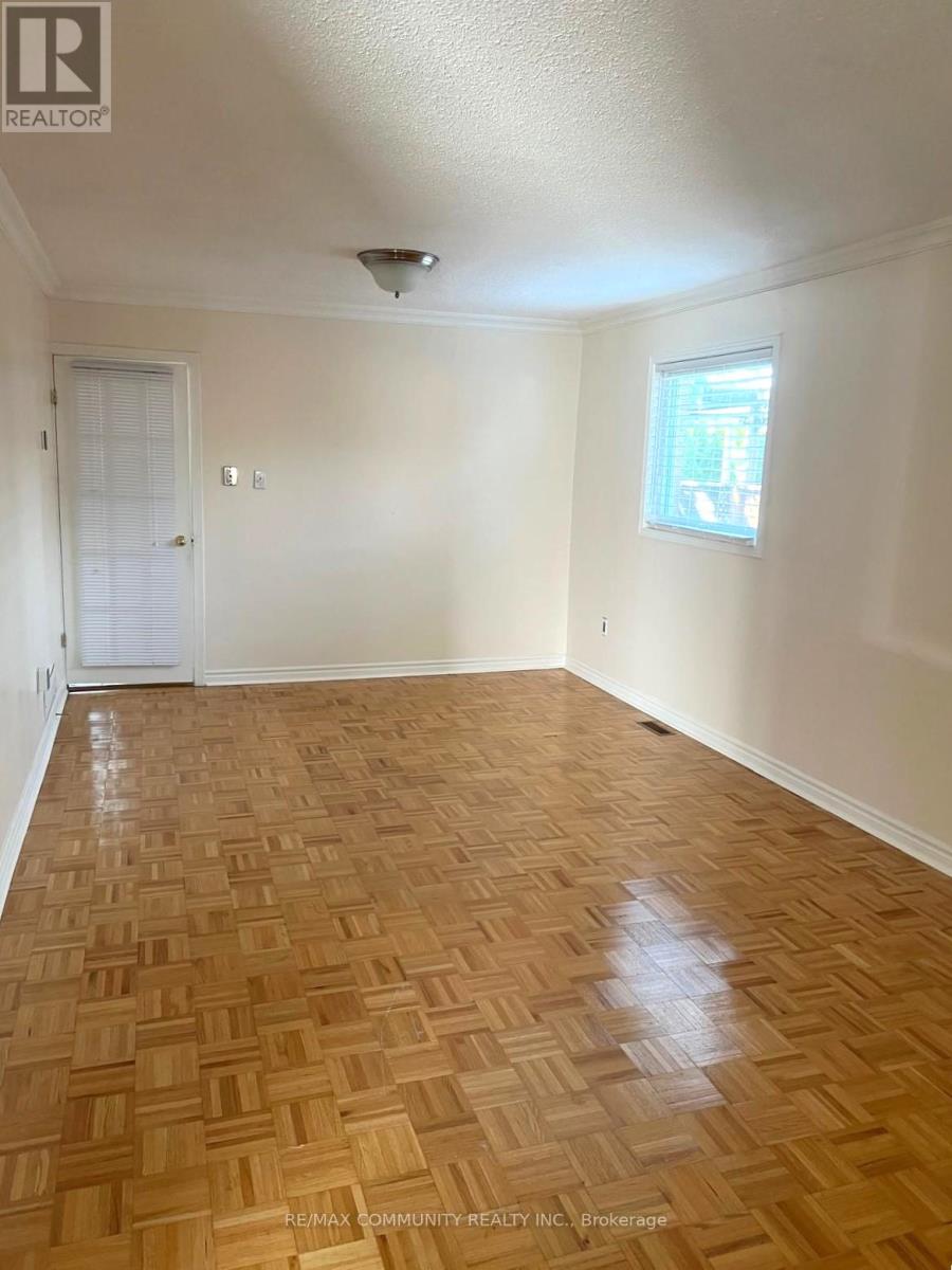 Main - 126 Charters Road, Brampton, Ontario  L6V 2S5 - Photo 2 - W12469733