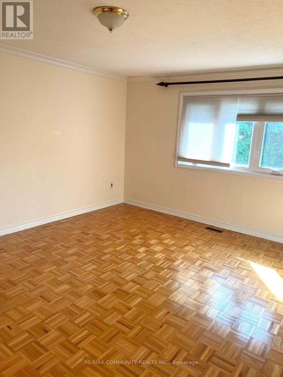 Main - 126 Charters Road, Brampton, Ontario  L6V 2S5 - Photo 6 - W12469733