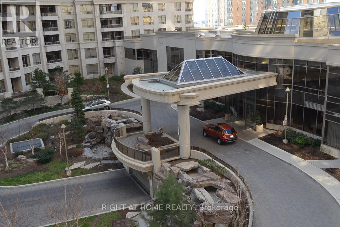 2807 - 3880 Duke Of York Boulevard, Mississauga, Ontario  L5B 4M7 - Photo 6 - W12469735