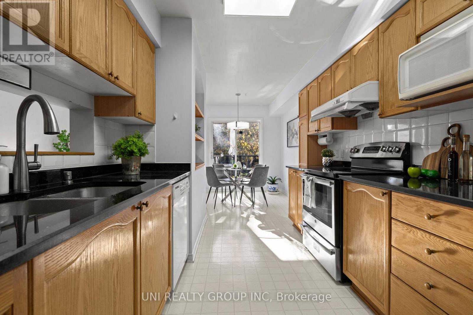 1720 Jobin Crescent, Ottawa, Ontario  K1J 1C5 - Photo 16 - X12469757