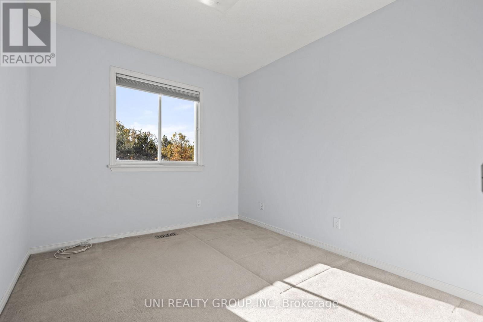 1720 Jobin Crescent, Ottawa, Ontario  K1J 1C5 - Photo 26 - X12469757