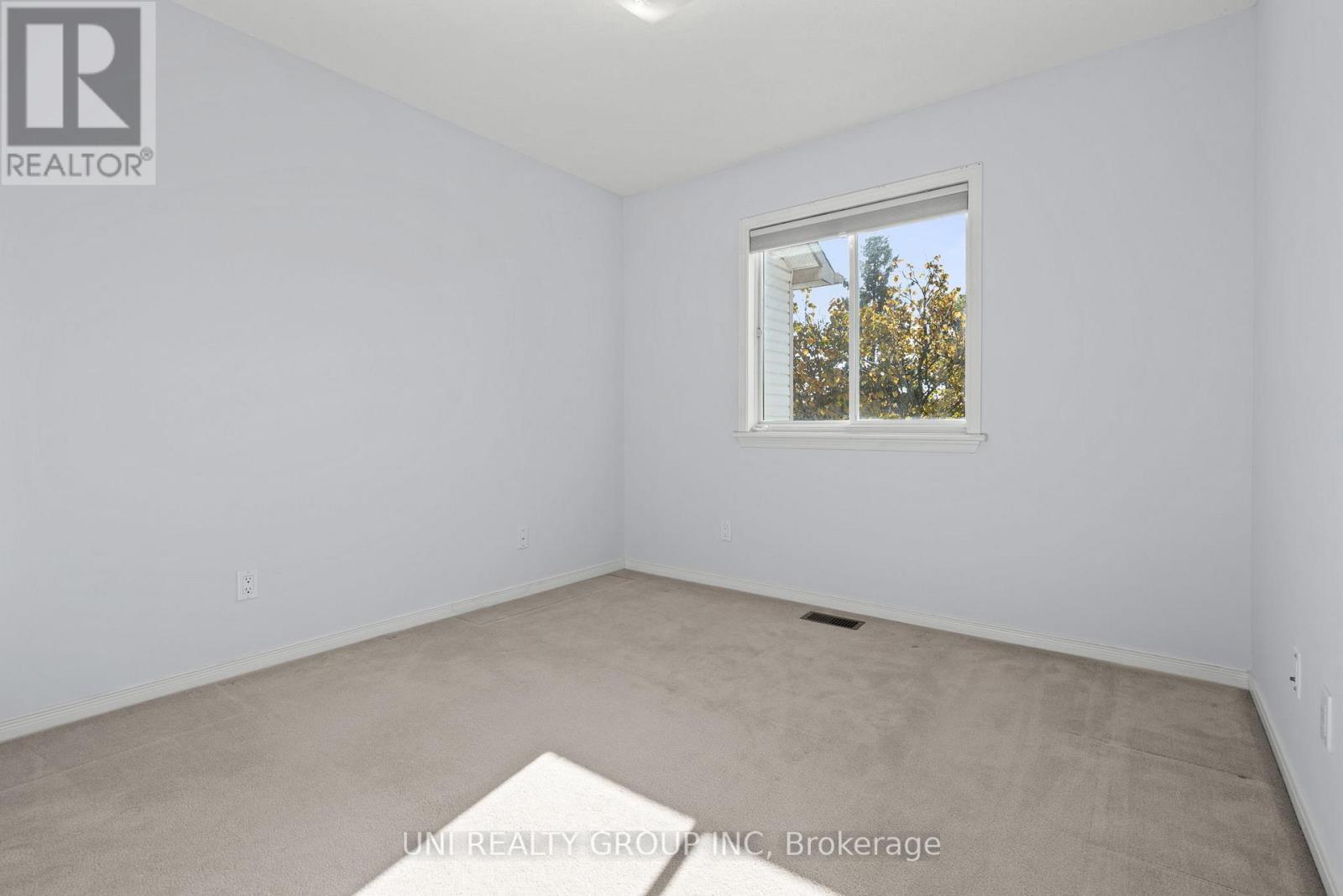 1720 Jobin Crescent, Ottawa, Ontario  K1J 1C5 - Photo 27 - X12469757