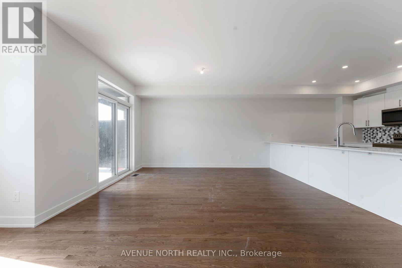 870 Anciano Crescent, Ottawa, Ontario  K2S 2R8 - Photo 7 - X12469763
