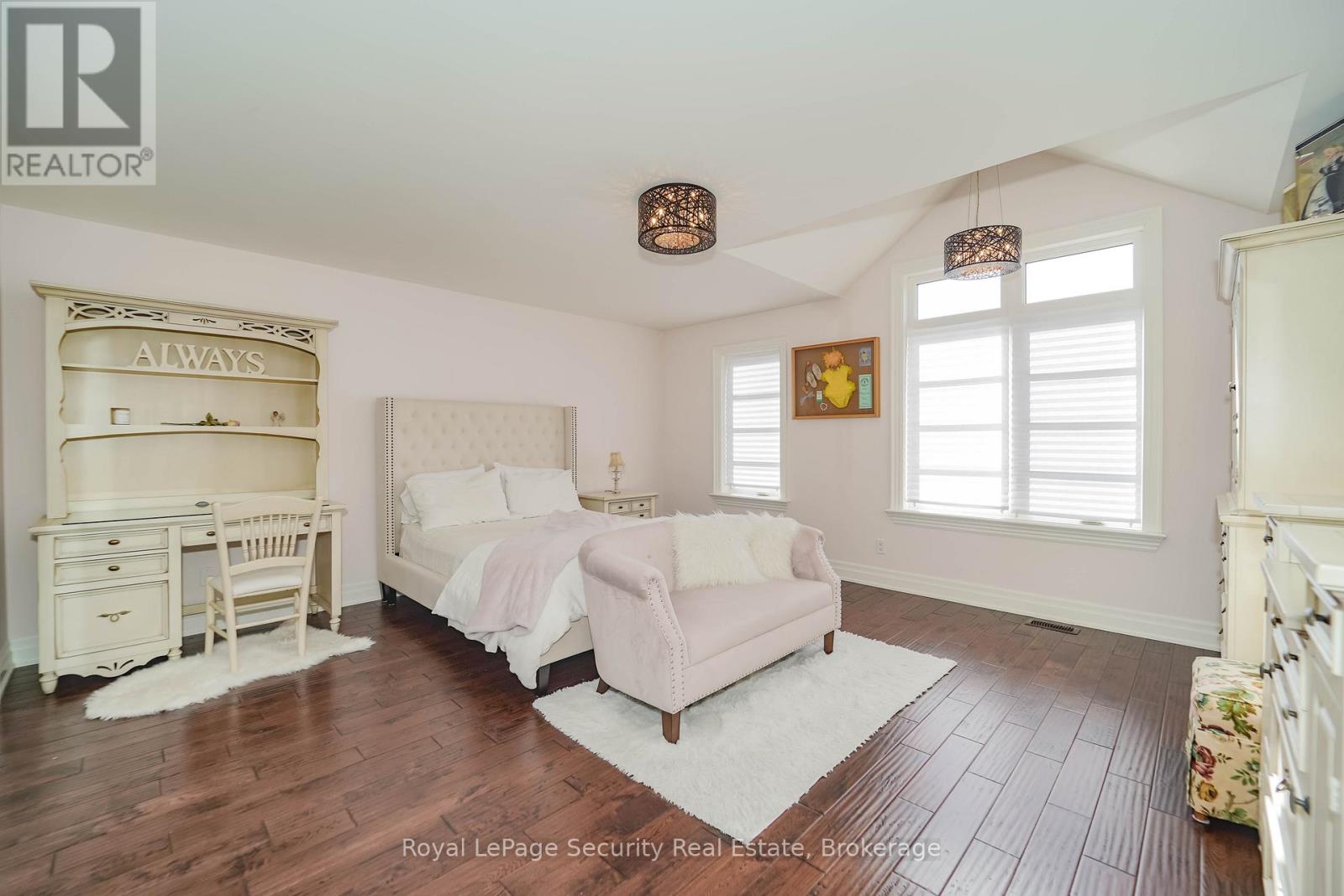 7 Trimingham Court, Richmond Hill, Ontario  L4C 6W9 - Photo 17 - N12465197