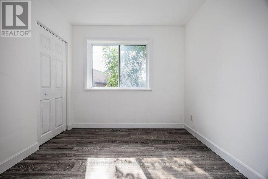 47 Newbury Drive, Newmarket, Ontario  L3Y 4P9 - Photo 15 - N12469498