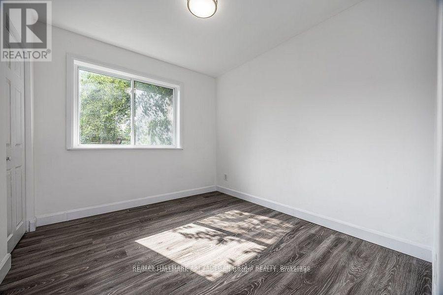 47 Newbury Drive, Newmarket, Ontario  L3Y 4P9 - Photo 16 - N12469498