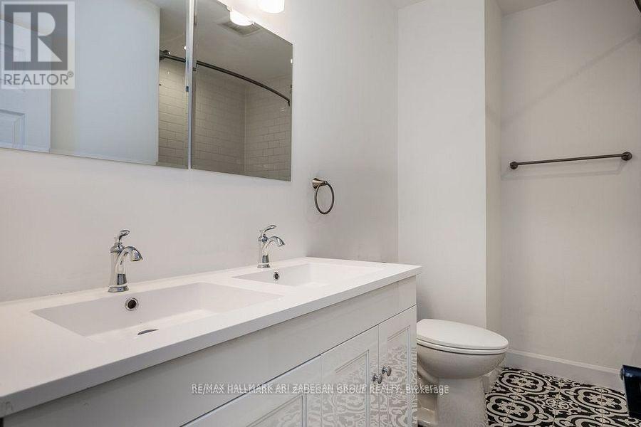 47 Newbury Drive, Newmarket, Ontario  L3Y 4P9 - Photo 19 - N12469498
