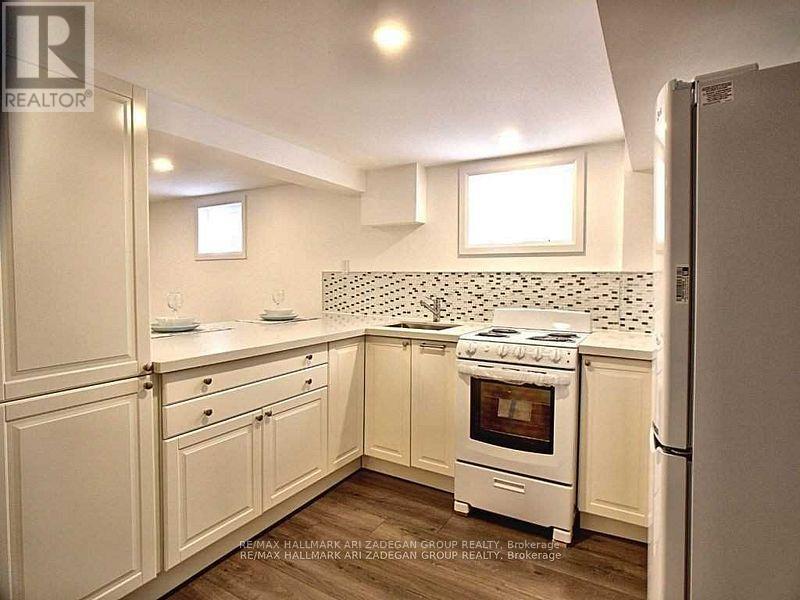 47 Newbury Drive, Newmarket, Ontario  L3Y 4P9 - Photo 27 - N12469498