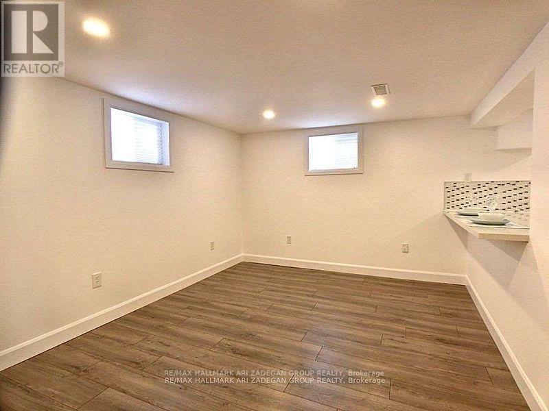 47 Newbury Drive, Newmarket, Ontario  L3Y 4P9 - Photo 28 - N12469498