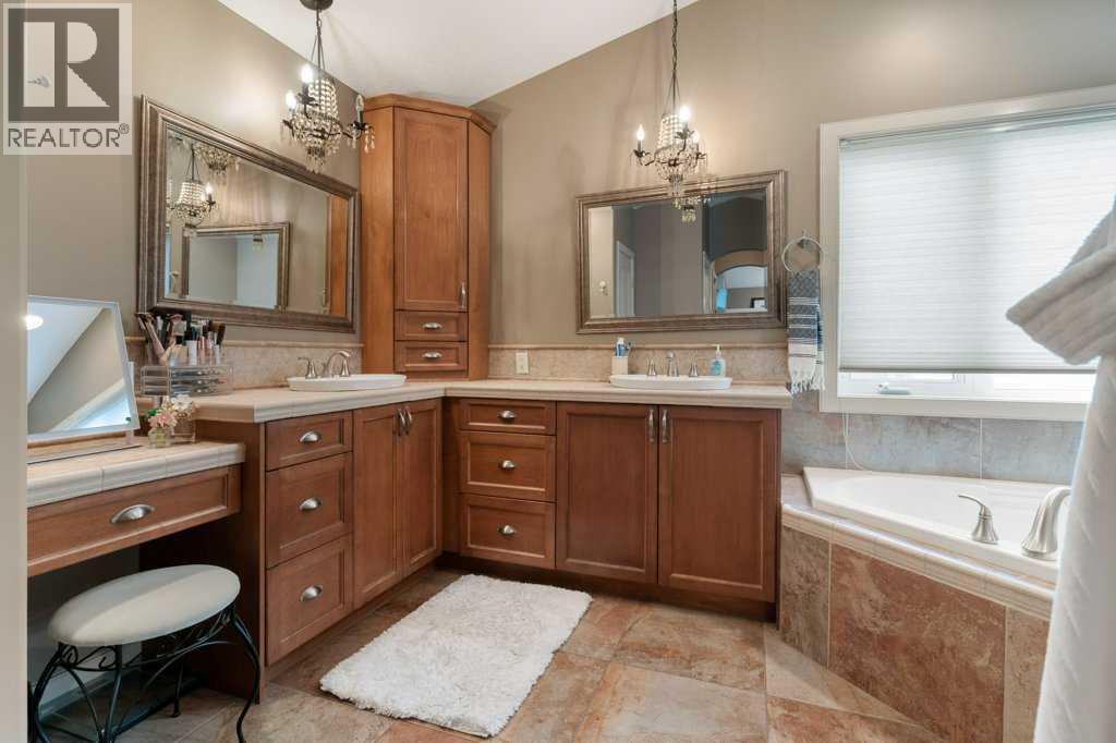 84 Panatella Manor Nw, Calgary, Alberta  T3K 0A7 - Photo 23 - A2261159