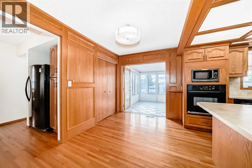 603 Mariposa Place, Calgary, Alberta  T2E 5V9 - Photo 12 - A2264176