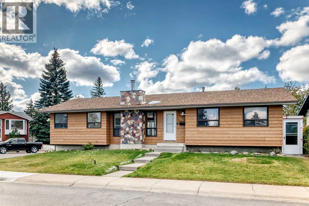 603 Mariposa Place, Calgary, Alberta  T2E 5V9 - Photo 1 - A2264176
