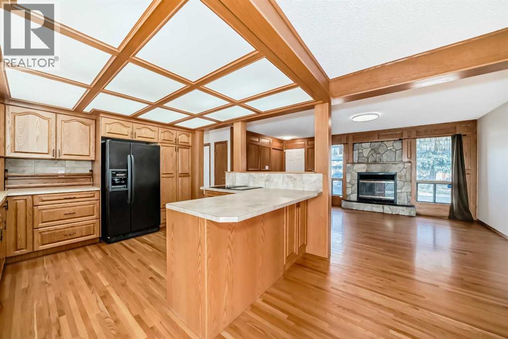 603 Mariposa Place, Calgary, Alberta  T2E 5V9 - Photo 4 - A2264176