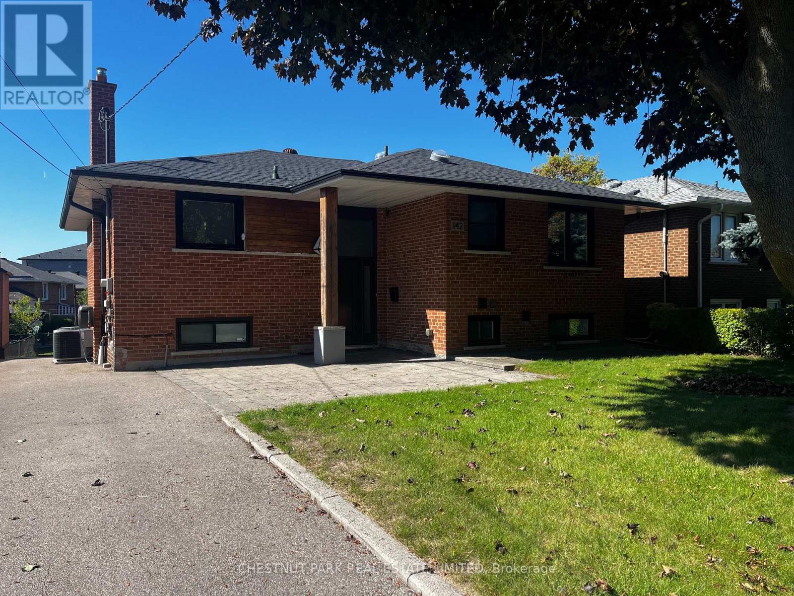 142 SLOANE AVENUE, Toronto, Ontario