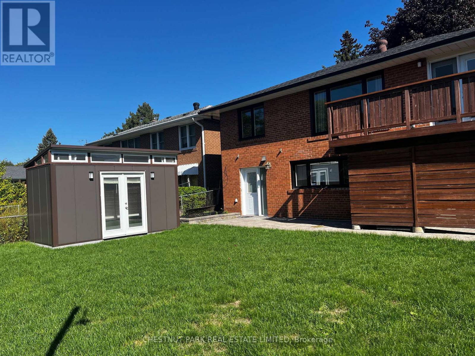 142 Sloane Avenue, Toronto, Ontario  M4A 2B7 - Photo 11 - C12469742