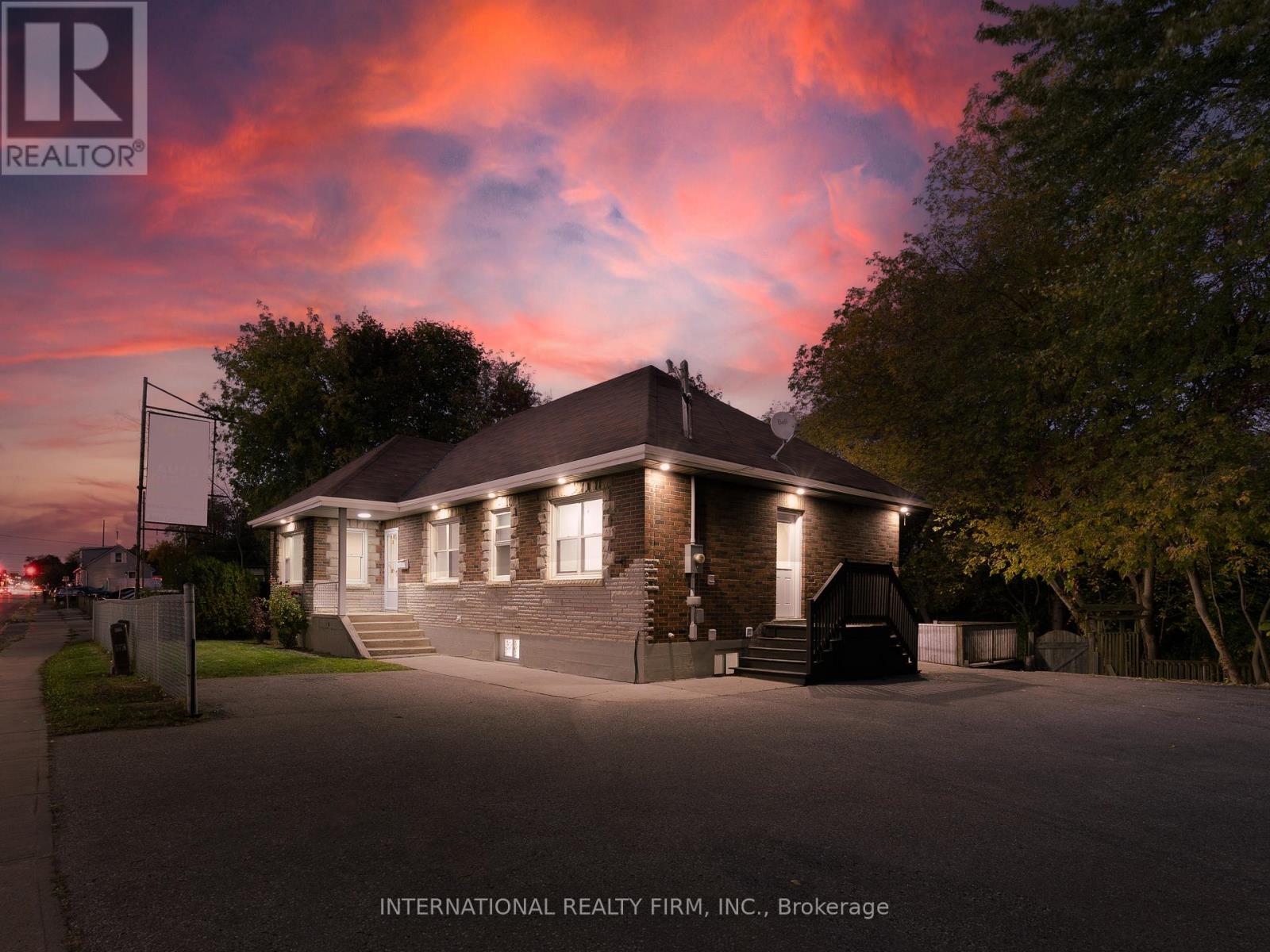 345 PARK ROAD S, Oshawa, Ontario