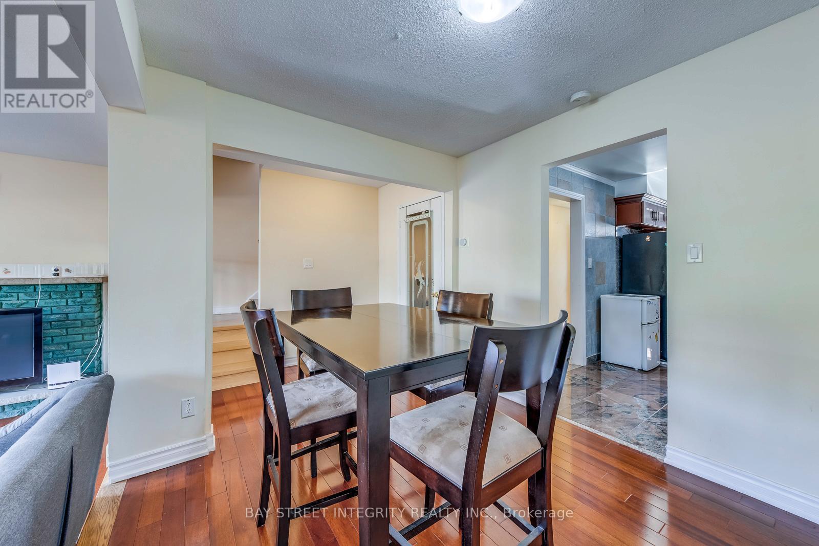 200 Invergordon Avenue, Toronto, Ontario  M1S 4A1 - Photo 14 - E12469762