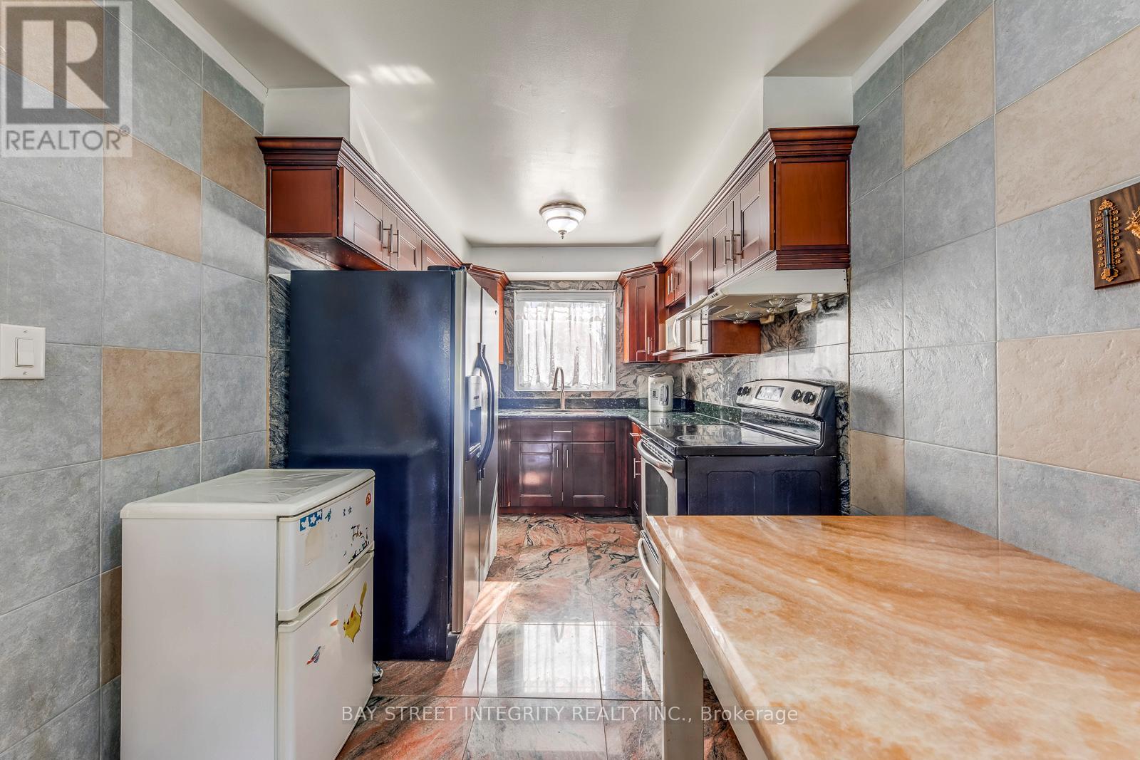 200 Invergordon Avenue, Toronto, Ontario  M1S 4A1 - Photo 15 - E12469762