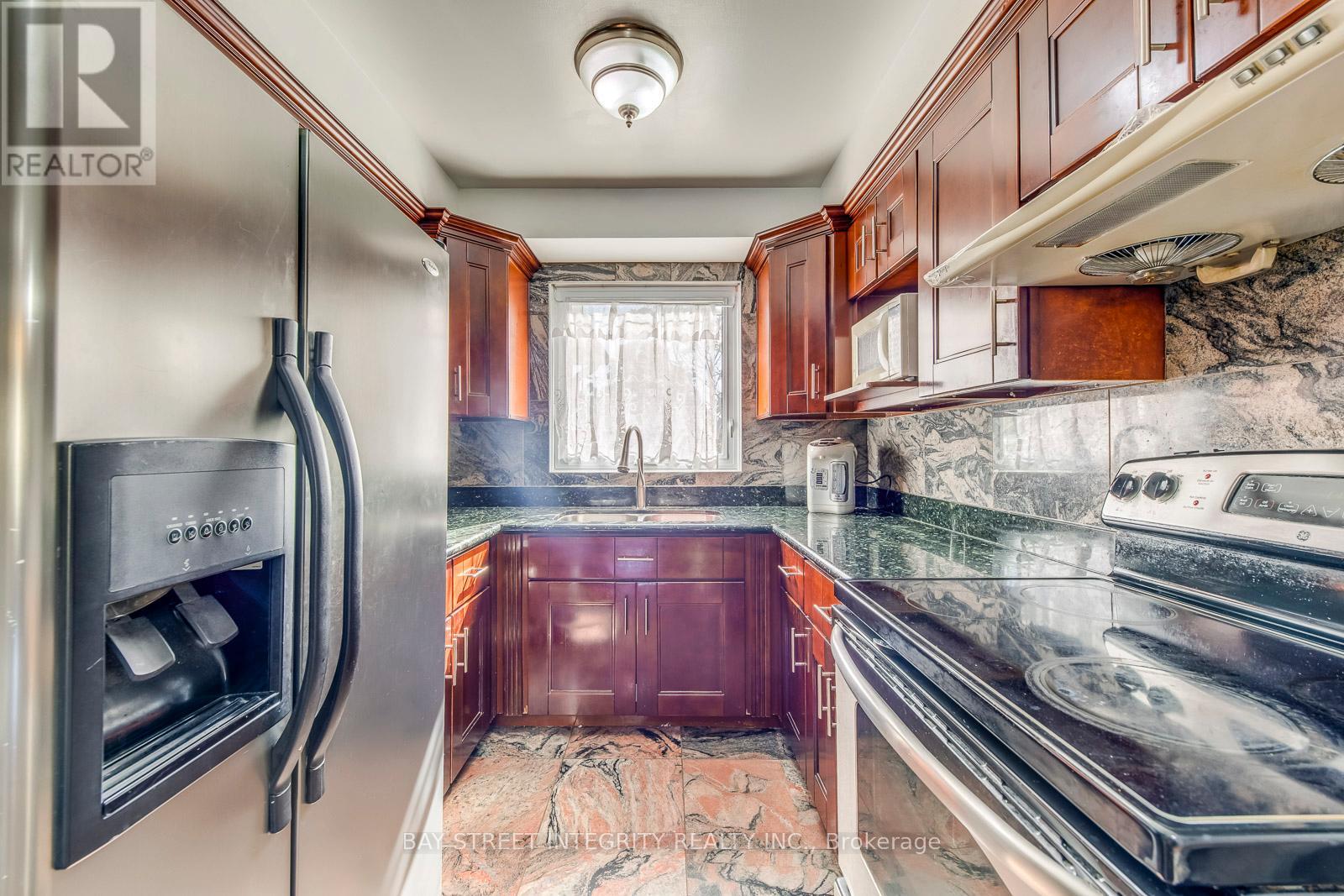200 Invergordon Avenue, Toronto, Ontario  M1S 4A1 - Photo 17 - E12469762