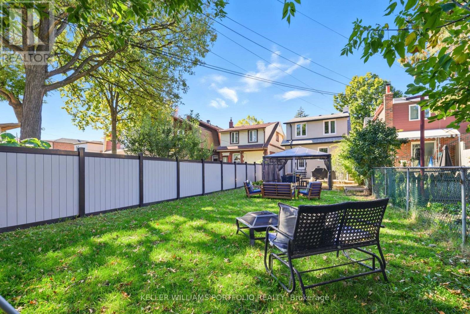 39 Silverthorn Avenue, Toronto, Ontario  M6N 3J6 - Photo 34 - W12463144