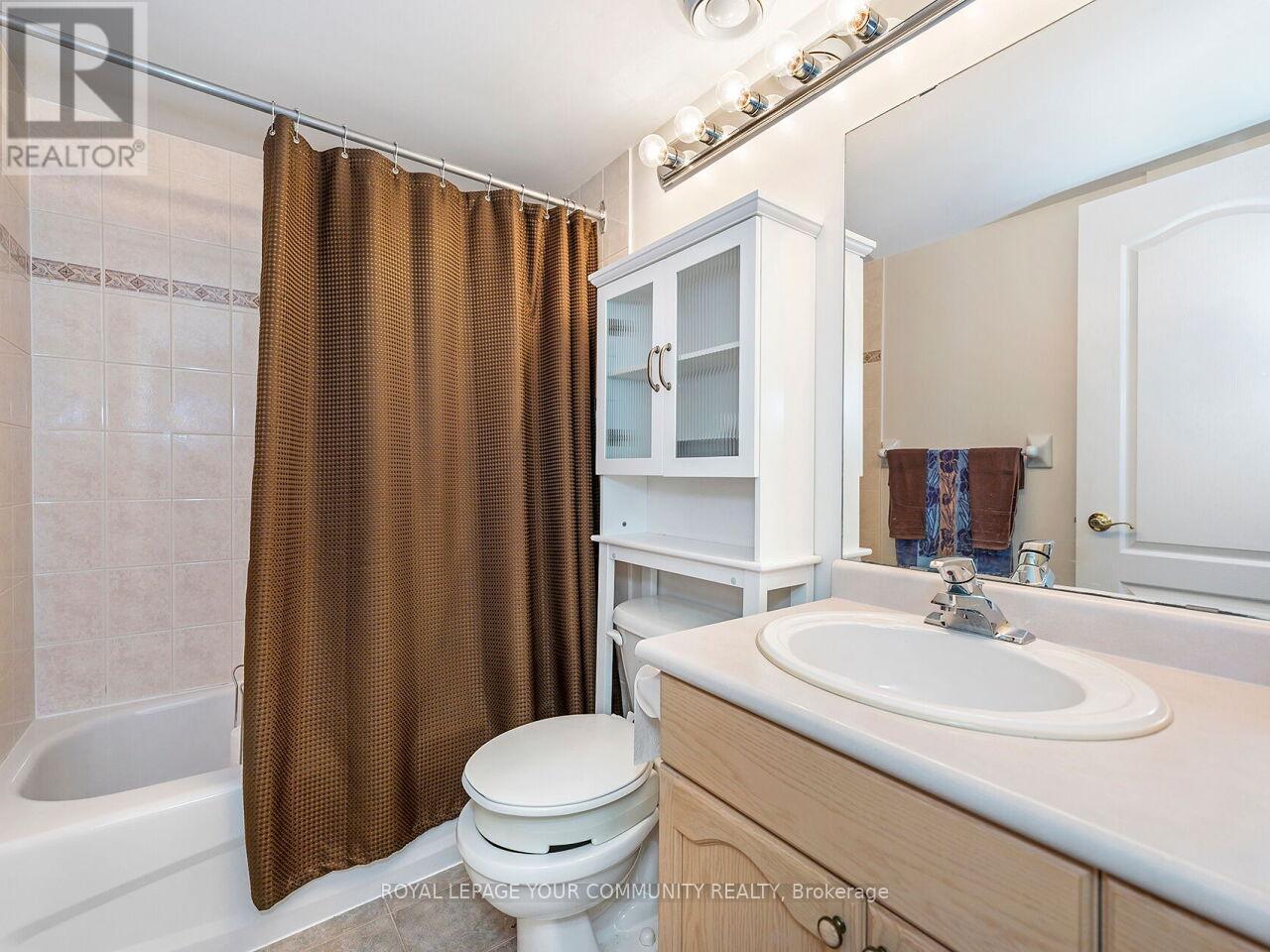 202 - 2506 Rutherford Road, Vaughan, Ontario  L4K 5N4 - Photo 17 - N12469756