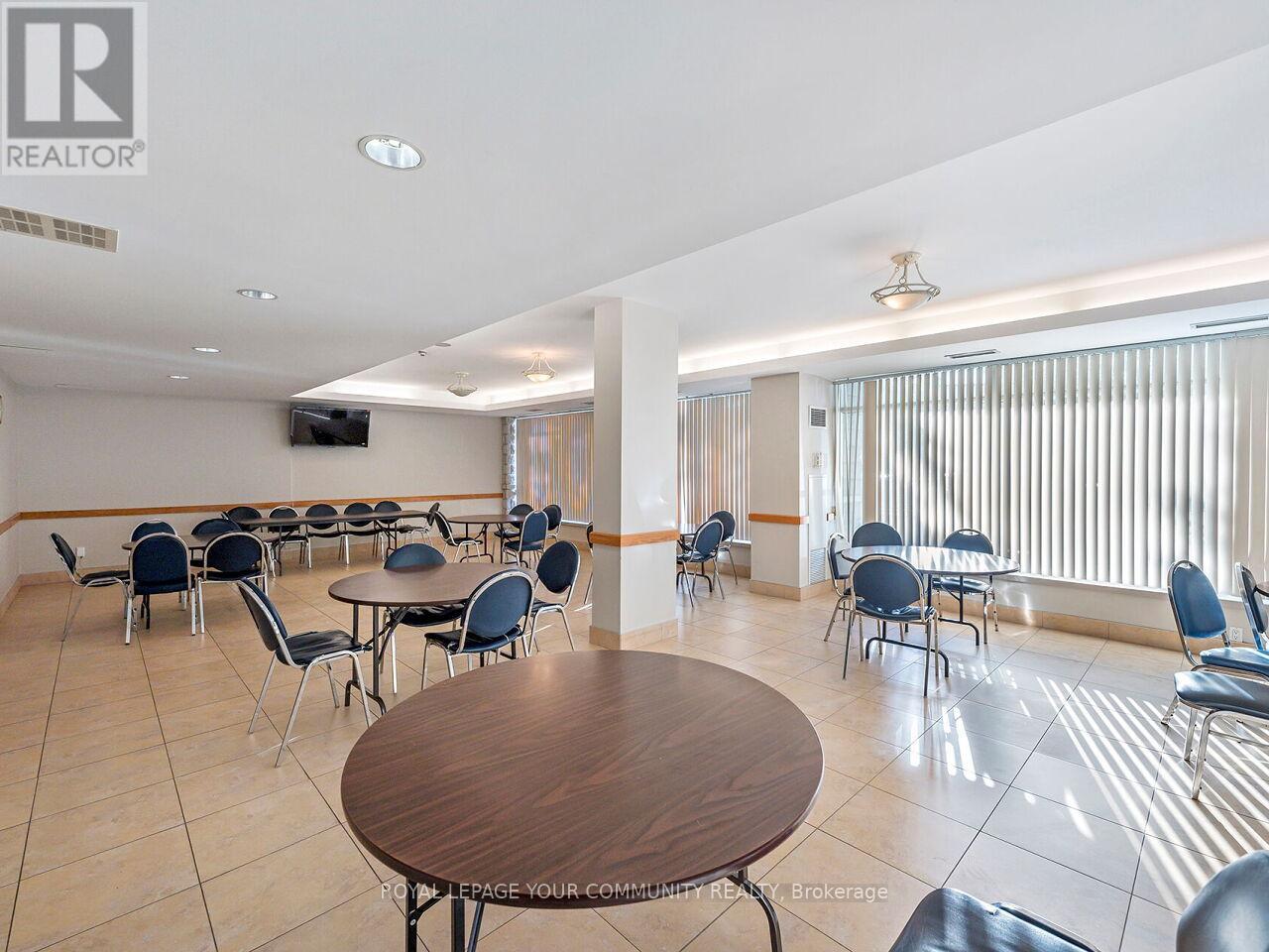 202 - 2506 Rutherford Road, Vaughan, Ontario  L4K 5N4 - Photo 32 - N12469756