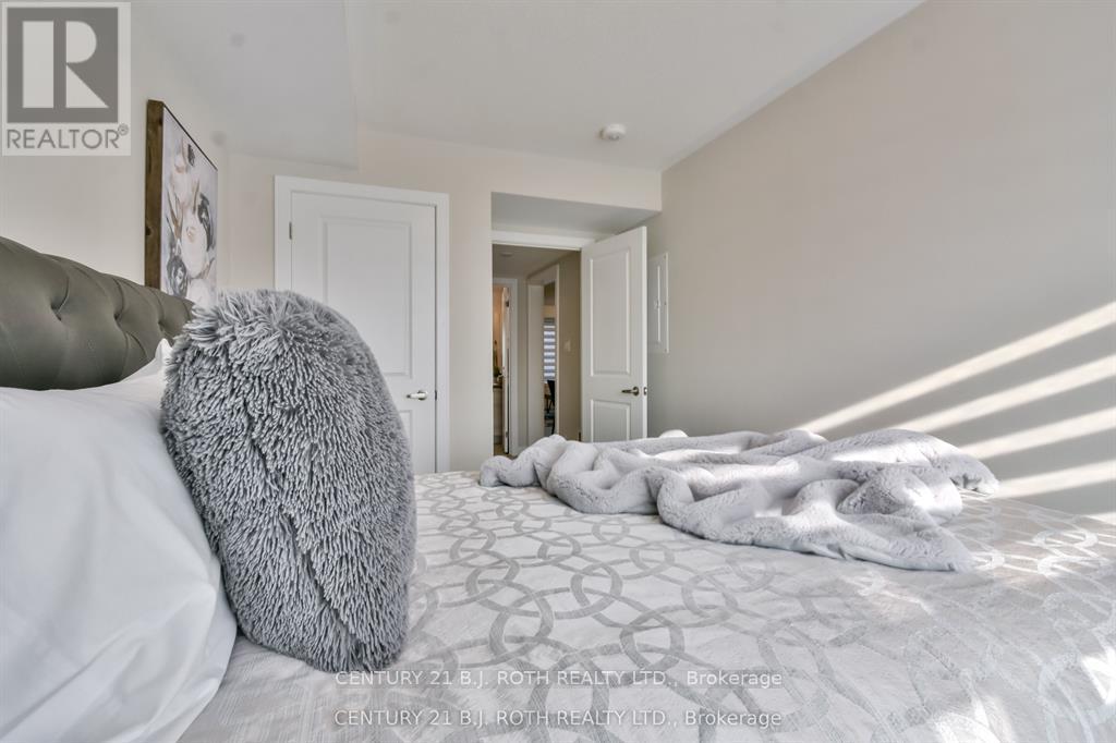 64 Appletree Lane, Barrie, Ontario  L9J 0P1 - Photo 33 - S12469749
