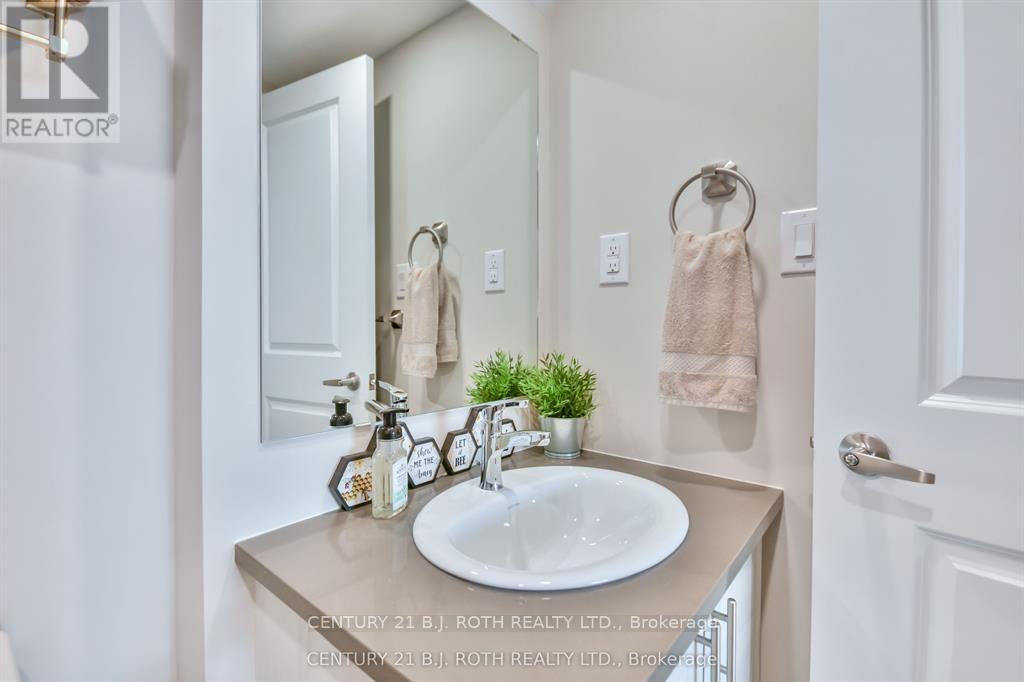 64 Appletree Lane, Barrie, Ontario  L9J 0P1 - Photo 37 - S12469749