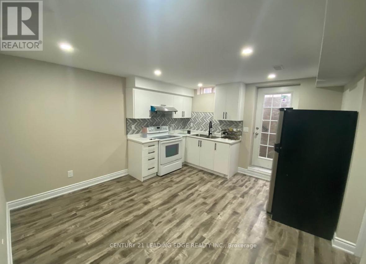 71 Jessop Drive, Brampton, Ontario  L7A 3N4 - Photo 7 - W12469753